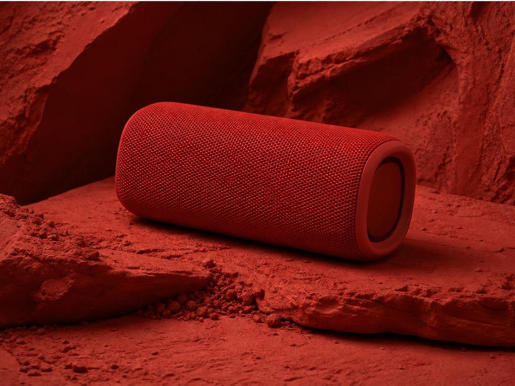 Banana Prompts for AI Image Creation prompt example 2 - Red-clay speaker campaign