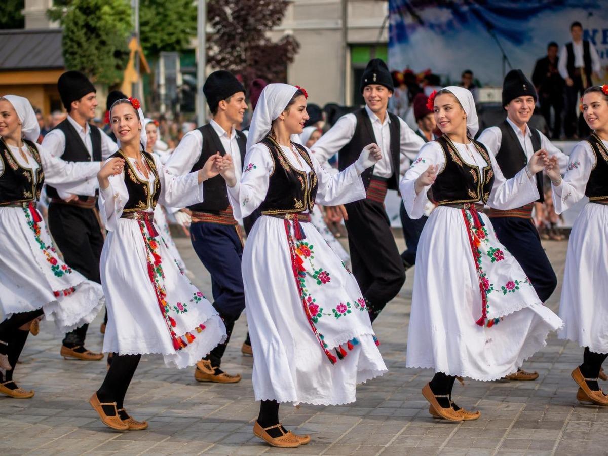 AI folkdans generator snabb omslag 3 i 4: 3