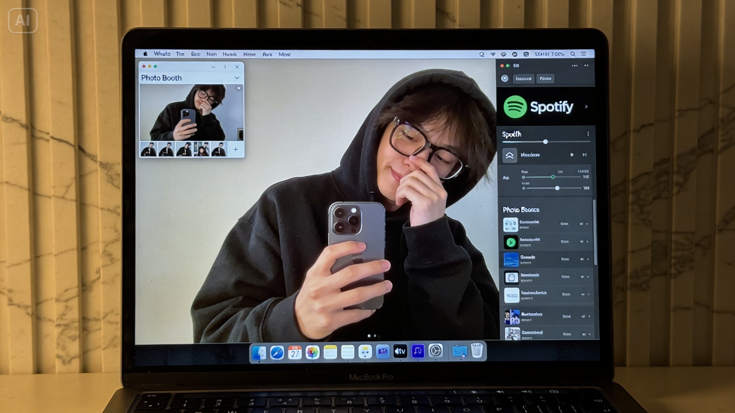 MacBook Selfie AI Prompt (Copy & Paste) – Create Realistic Laptop ...
