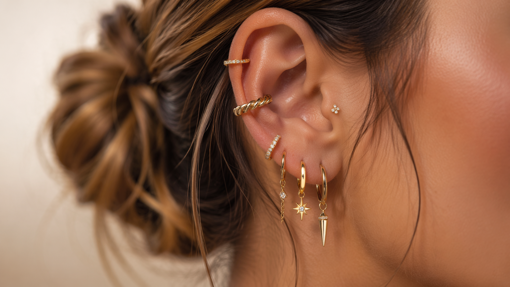 Dreamina piercing filter prompt exempel 2: Ear Stack Smycken Look