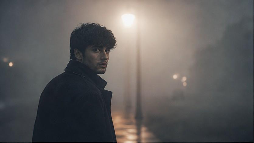 Ultra Realistic Cinematic Fog Portrait Prompt halimbawa 1