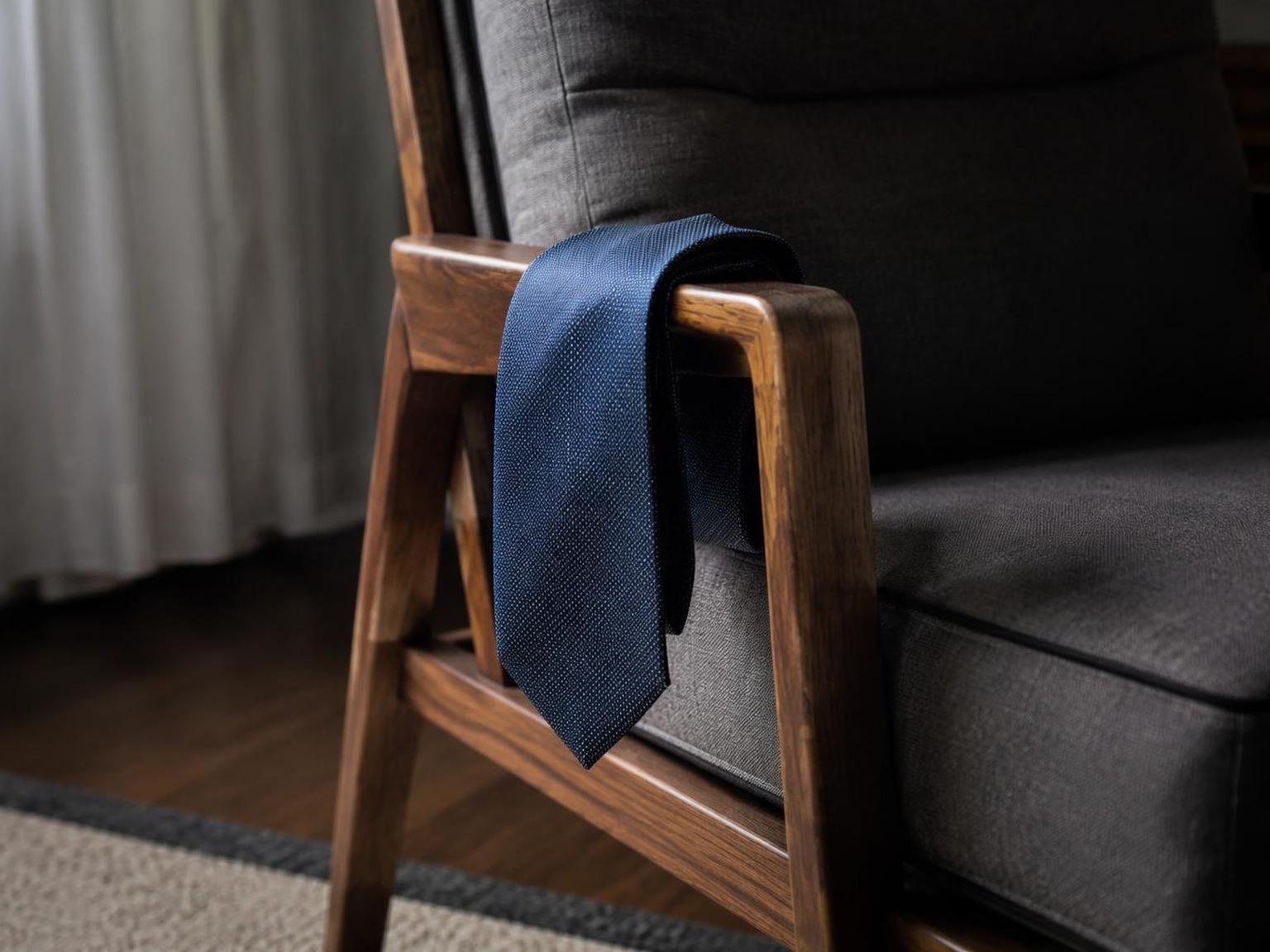 remove tie from video feature image 3