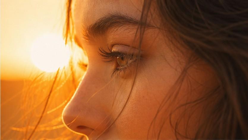 Golden Hour Close-Up Eyes Girl AI Photo example 2