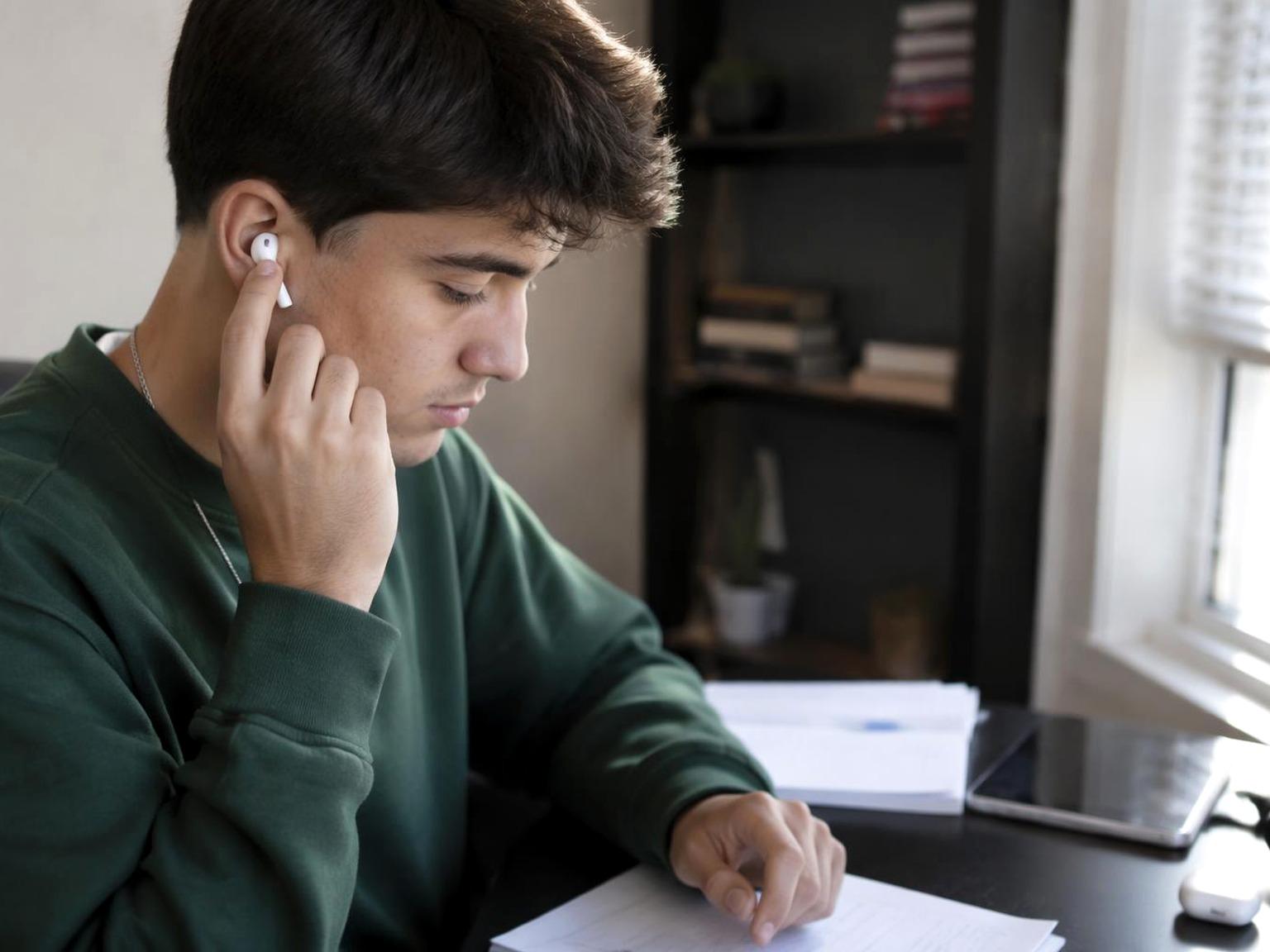remove earbuds from video creator review avatar 1