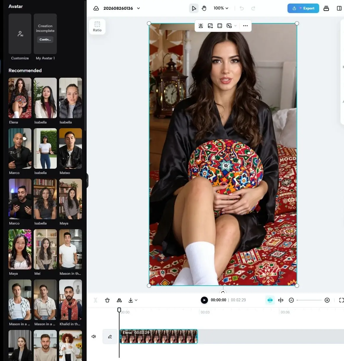Editor de avatares de CapCut mostrando a una mujer con una bata negra sentada sobre un edredón estampado.