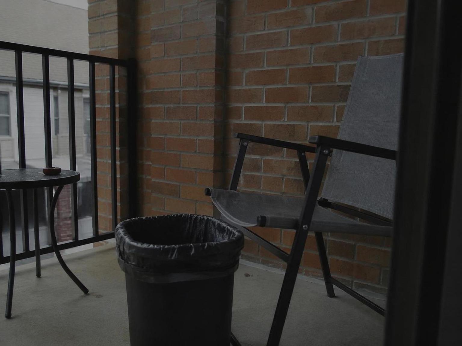 remove trash can from video feature image 4
