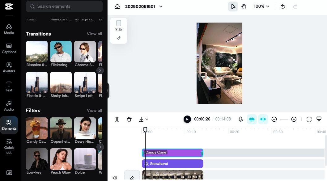 Interfaccia di editing di CapCut che mostra un progetto di design degli interni virtuale, un'idea creativa per un'attività secondaria con decorazioni digitali per la casa.