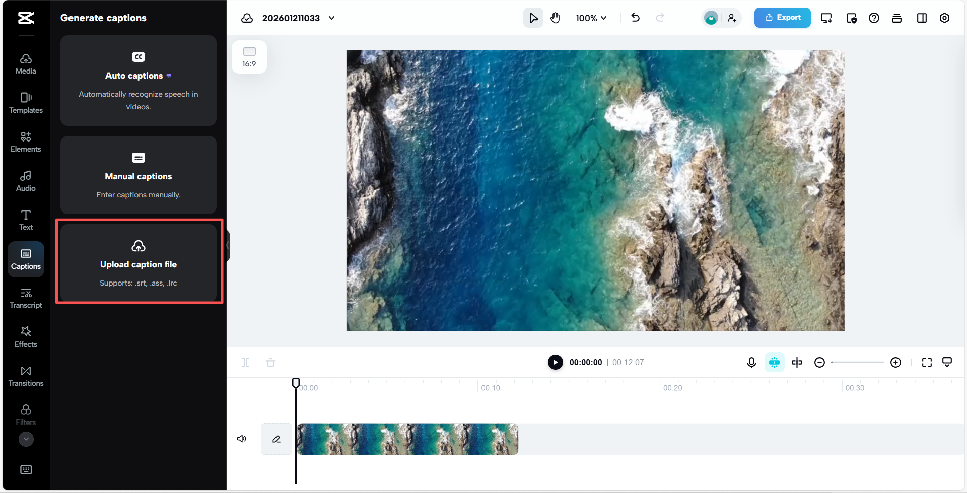 Tippen Sie auf "Beschriftungsdatei hochladen" in der linken Symbolleiste CapCut Web