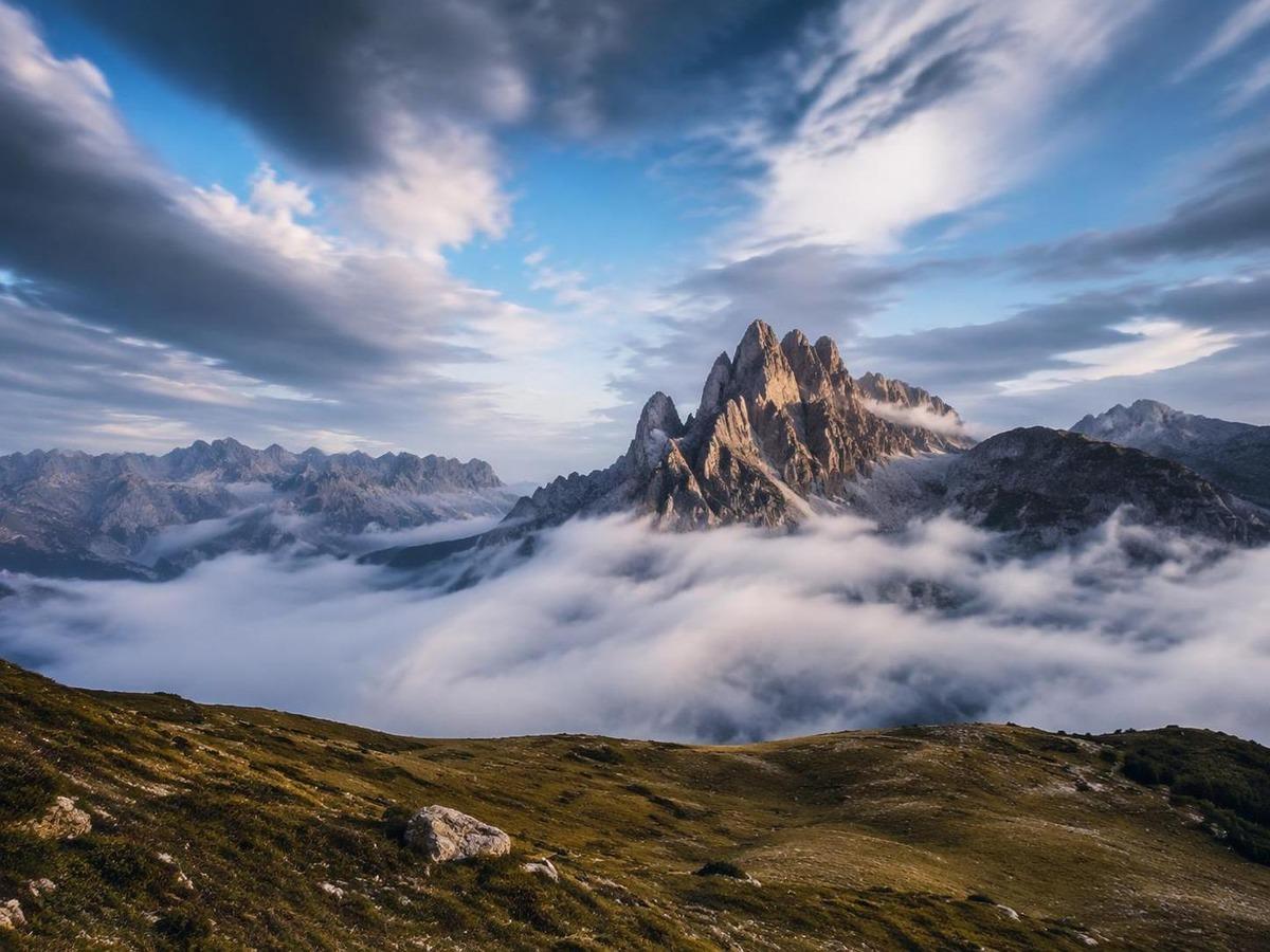 Nubes animadas en la foto, cubierta de aviso de IA 3 en 4: 3