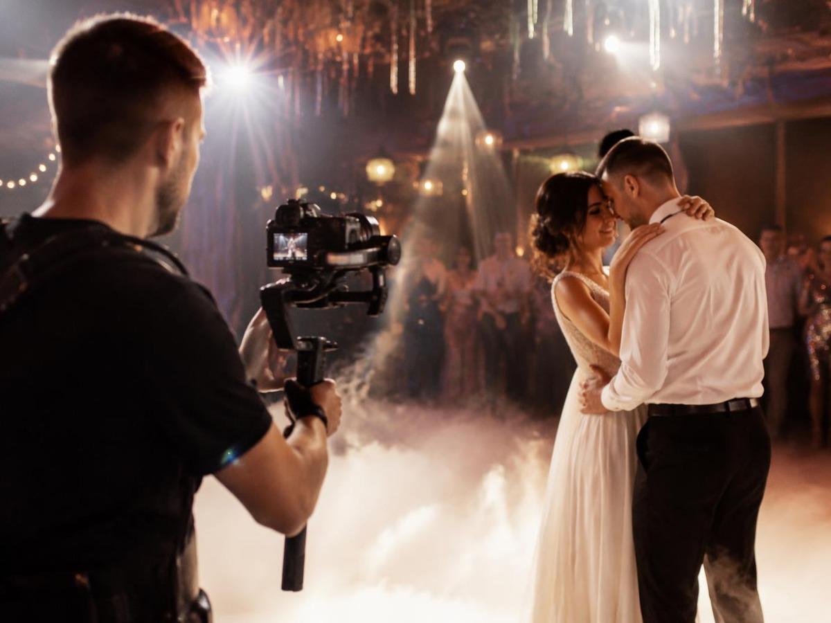 anniversario danza video generatore prompt cover 1 in 4: 3